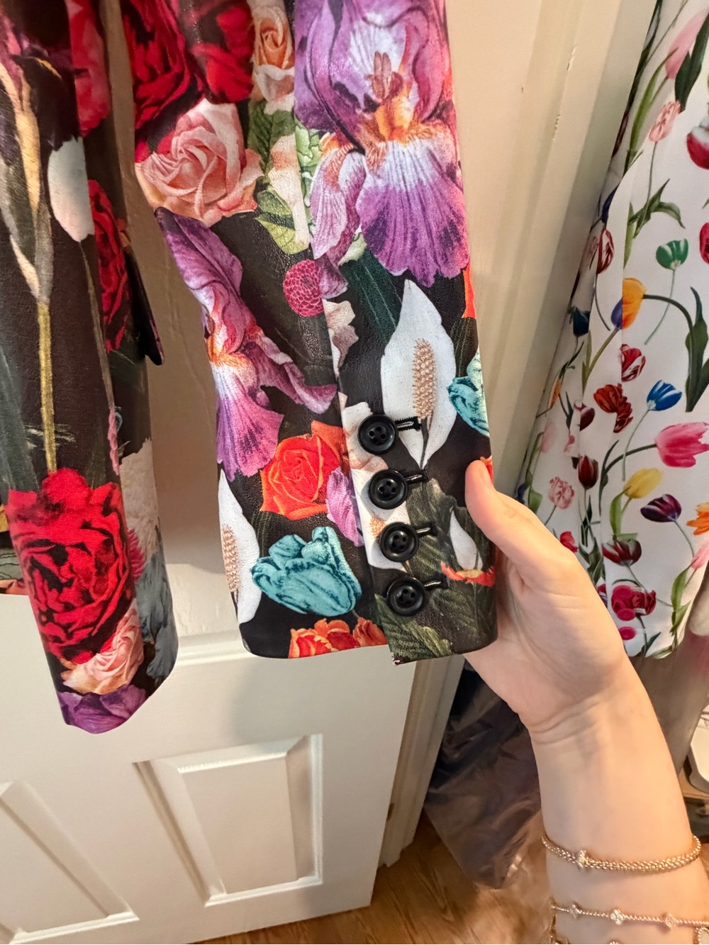 Alice + Olivia Black Floral Notch-Lapel Blazer - Picture 4 of 4